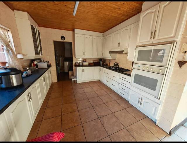 4 BEDROOM HOUSE FOR SALE IN VANDERBIJLPARK SE 3